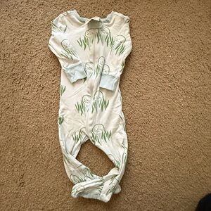 Rare The Beaufort Bonnet Company White and Green Kids Pajamas Golf